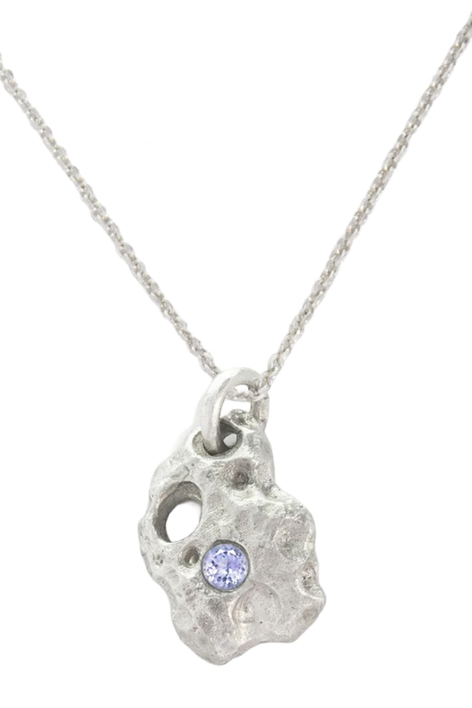 Tufa nyaklánc tanzanittal