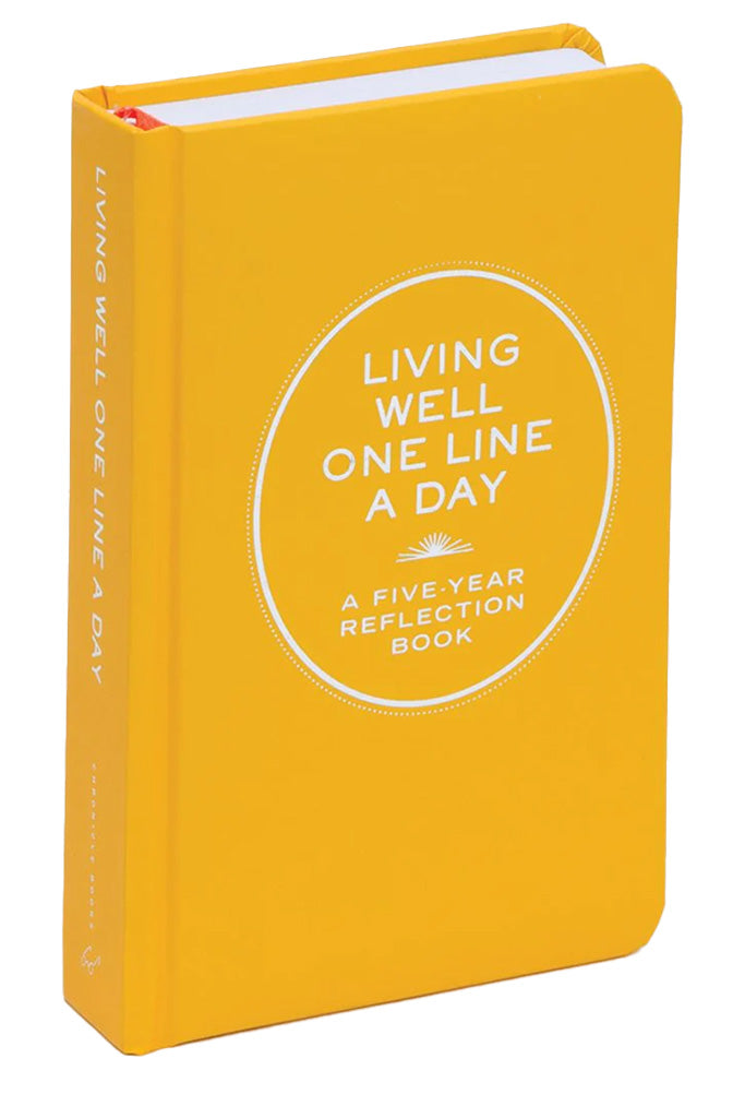 Living Well One Line A Day: A Five-Year Reflection Book By Chronicle Books