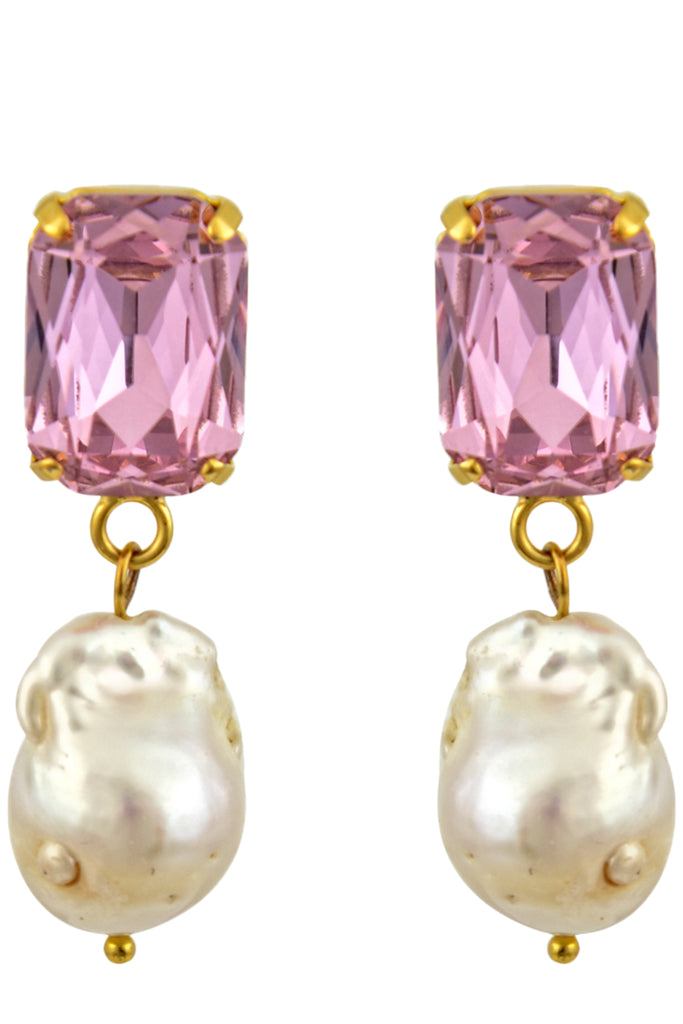 The Julie Stud earrings in the colour pearl and pink from the brand MAYOL Jewelry