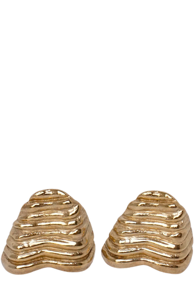 The fluted shell earrings in gold colour from the brand ANITA BERISHA