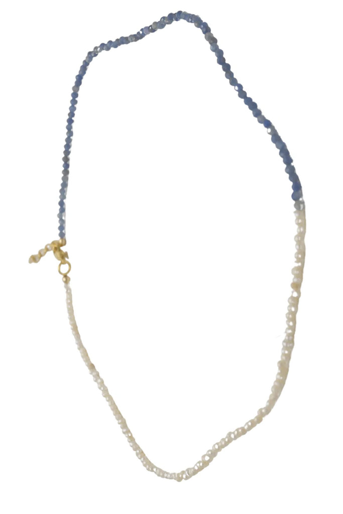 The Emmie beaded pearl necklace in gold color from the brand GISEL B.