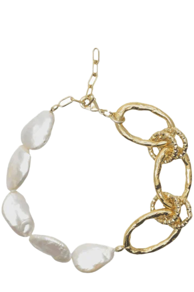 The Ted bi-material bracelet in gold and pearl colours from the brand GISEL B.
