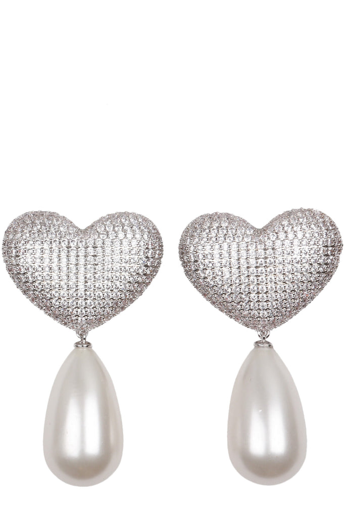 The Frances earrings in silver and pearl colours from the brand JULIETTA