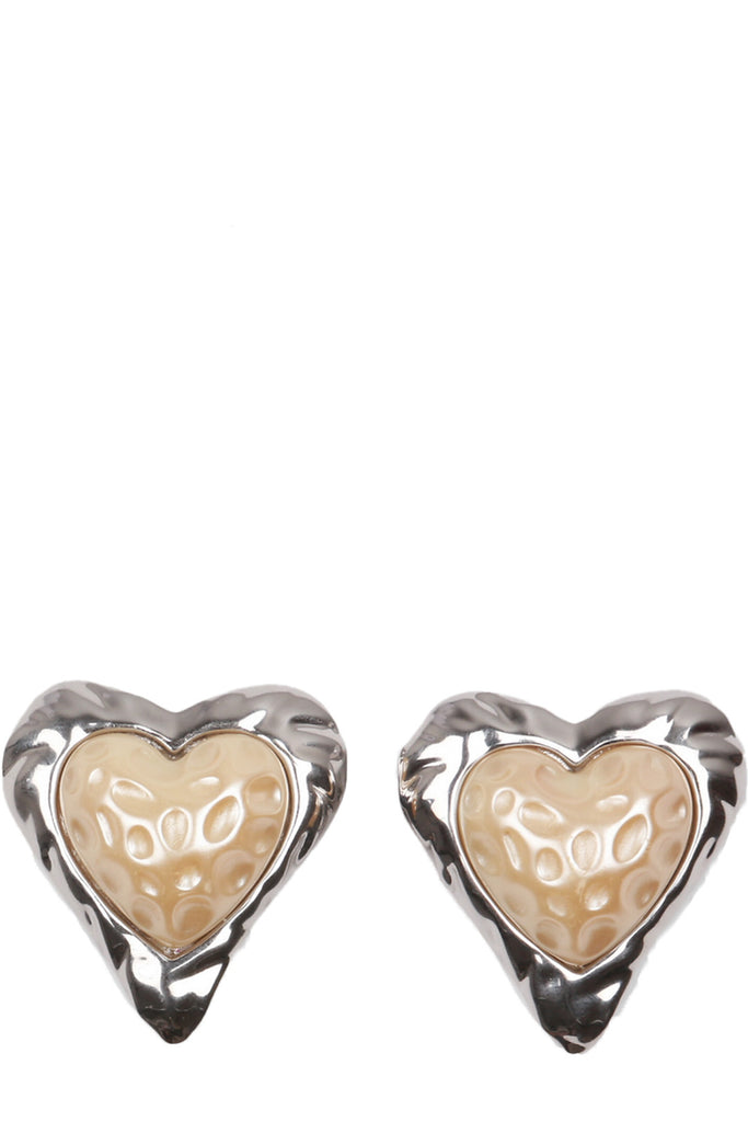 The Heart earrings in silver and pearl colours from the brand JULIETTA