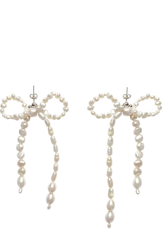 The Dreams Unwind Stud earrings in silver and pearl colours from the brand MARGAUX STUDIOS