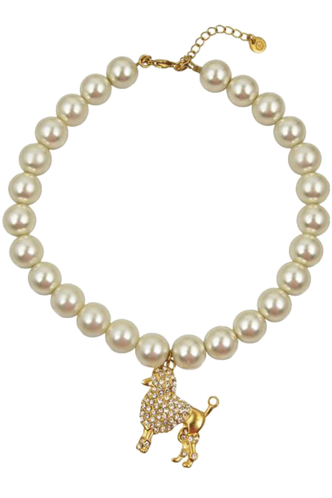 The Brenda necklace in gold and pearl colours from the brand MAYOL 
