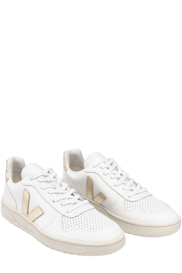 The V-10 leather sneakers in extra white and platine colors from the brand VEJA