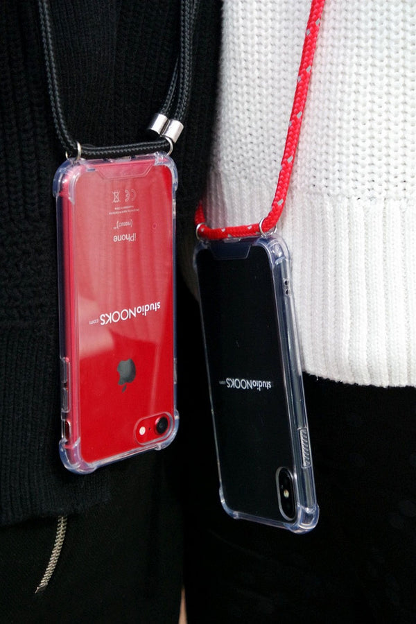 The Traveler nyakba akasztható iPhone tok