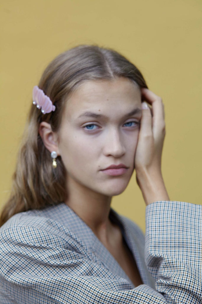 This £2  Pearl Hair Clip Has Gone Viral On Instagram